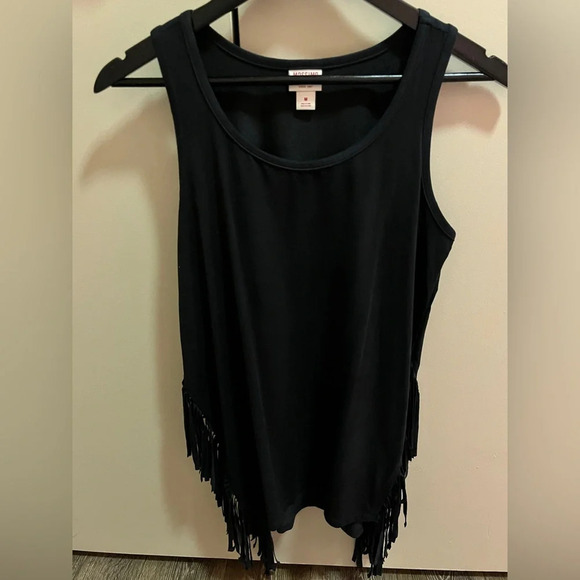 Mossimo black tank faux suede with fringe on side cutaways. M - Picture 1 of 4